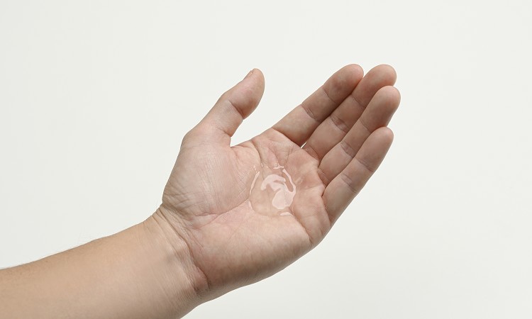 透明ジェルで出血防止！