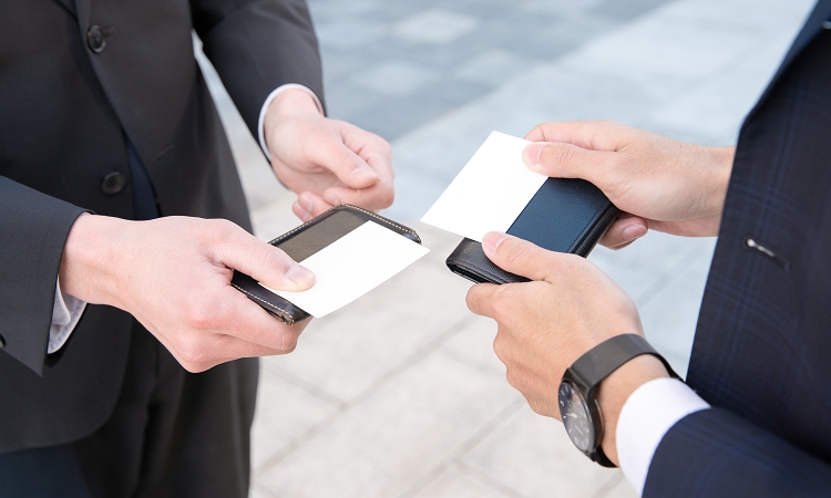 手荒れが与える意外な印象とは